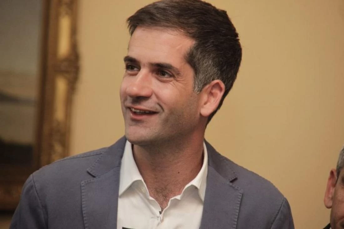 Η »χακί» κίνηση-ματ του Κώστα Μπακογιάννη